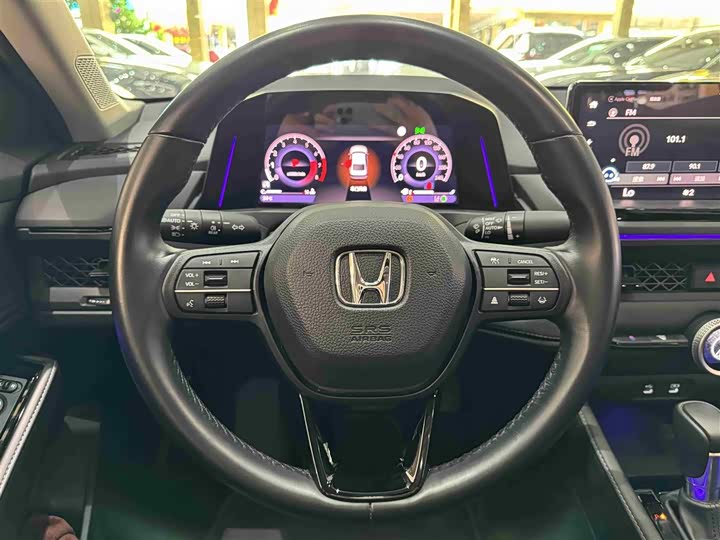 Фото 10 - Honda Accord