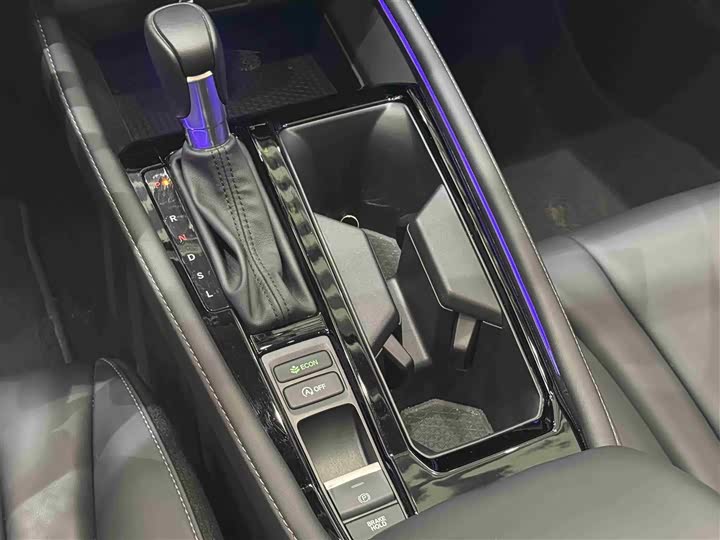 Фото 12 - Honda Accord