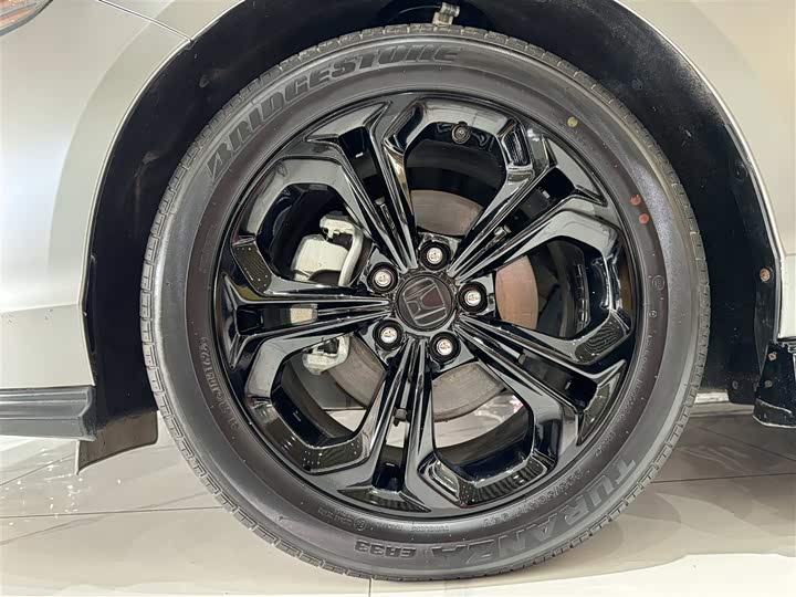 Фото 16 - Honda Accord