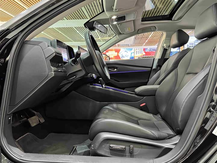 Фото 6 - Honda Accord