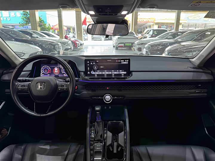 Фото 9 - Honda Accord
