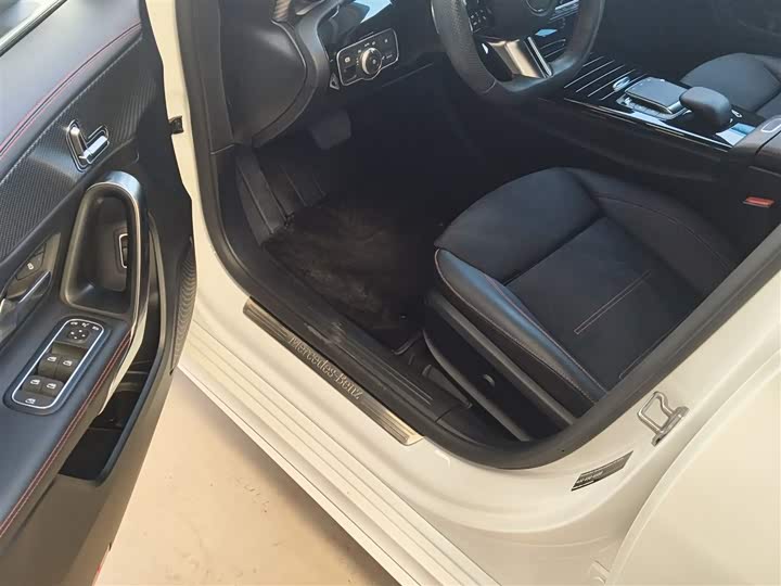 Фото 10 - Mercedes-Benz A-Class