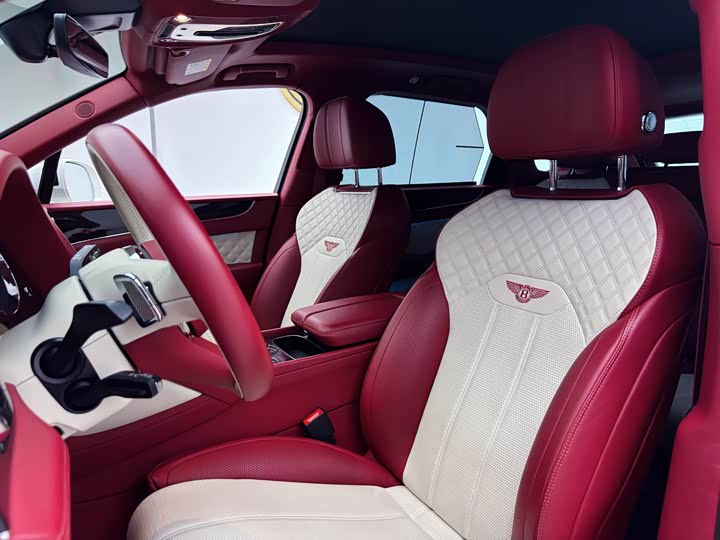 Фото 16 - Bentley Bentayga