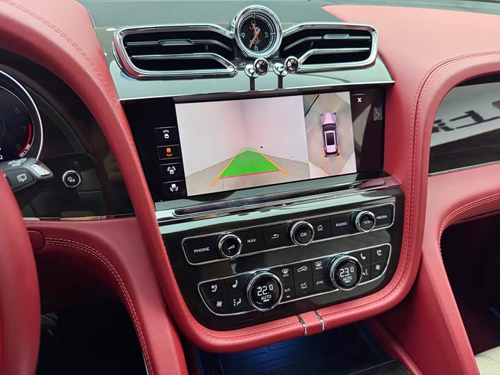 Фото 23 - Bentley Bentayga