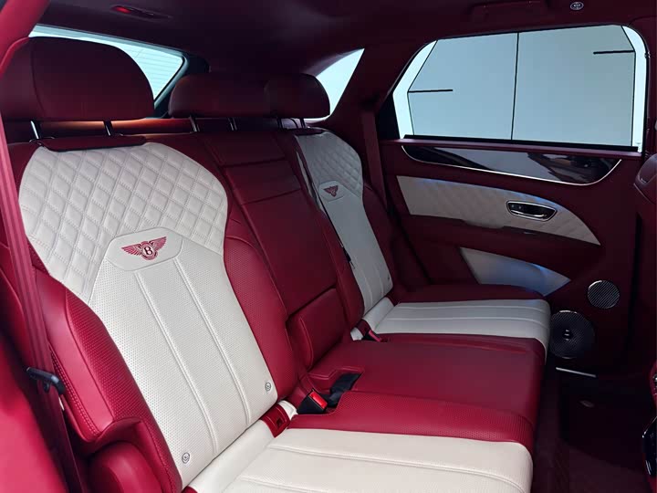 Фото 9 - Bentley Bentayga