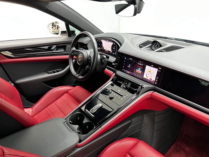 Фото 21 - Porsche Panamera