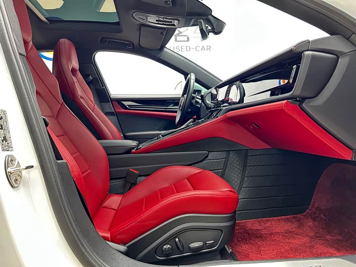 Фото 22 - Porsche Panamera