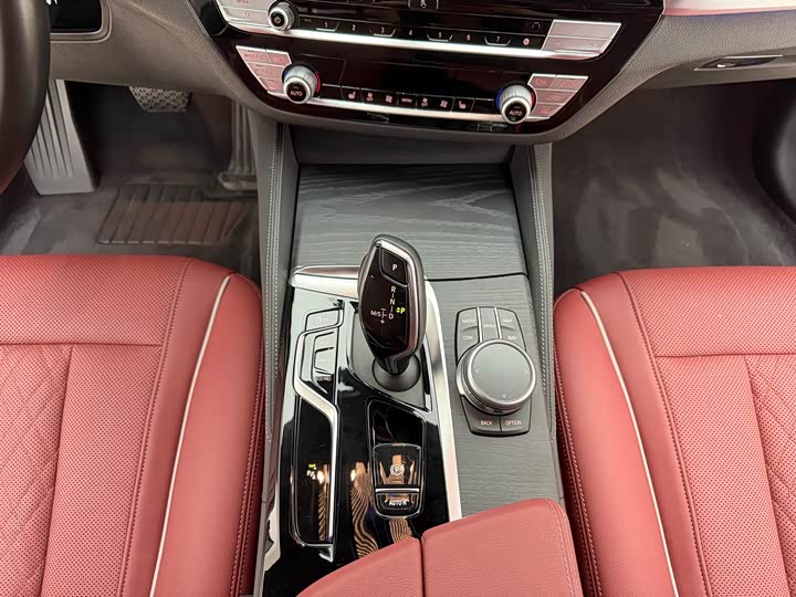 Фото 8 - BMW 5 Series