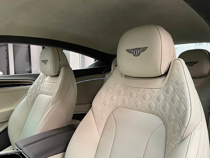 Фото 11 - Bentley Continental GT
