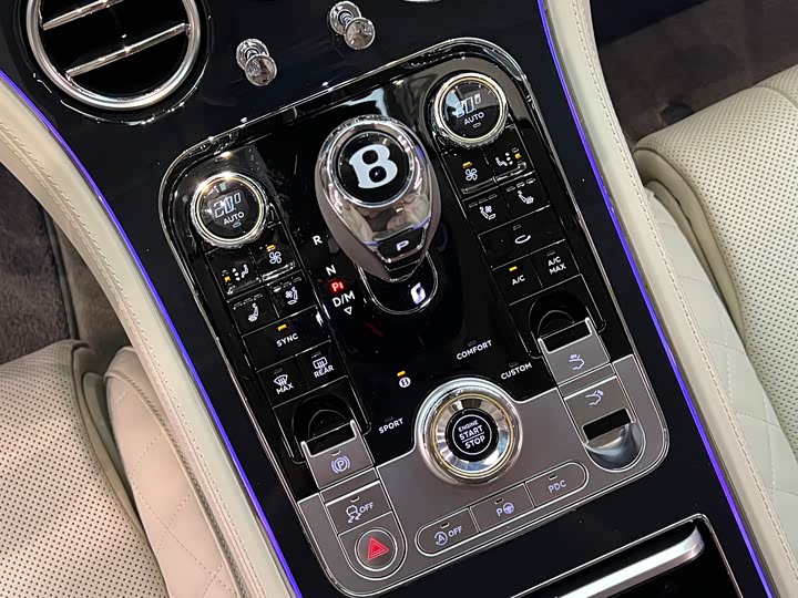 Фото 13 - Bentley Continental GT