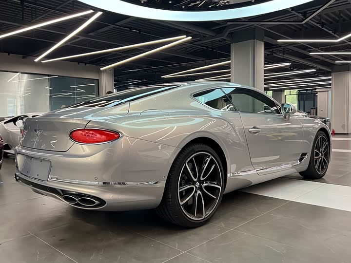 Фото 6 - Bentley Continental GT