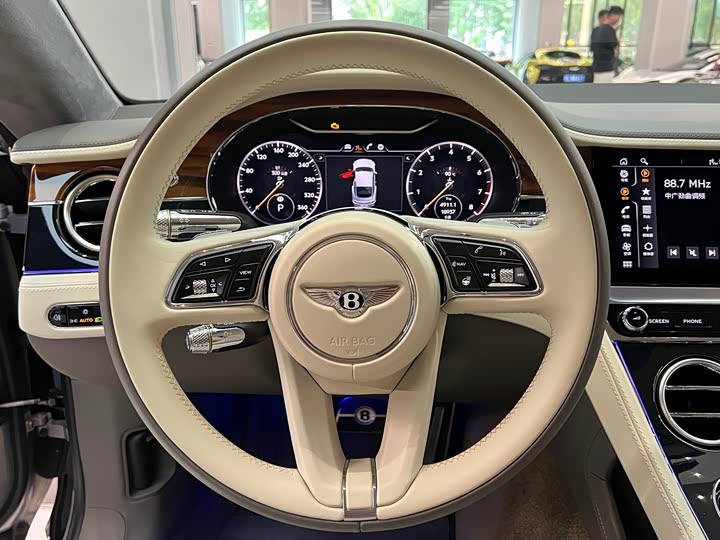 Фото 8 - Bentley Continental GT