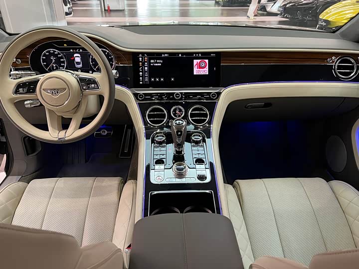 Фото 9 - Bentley Continental GT