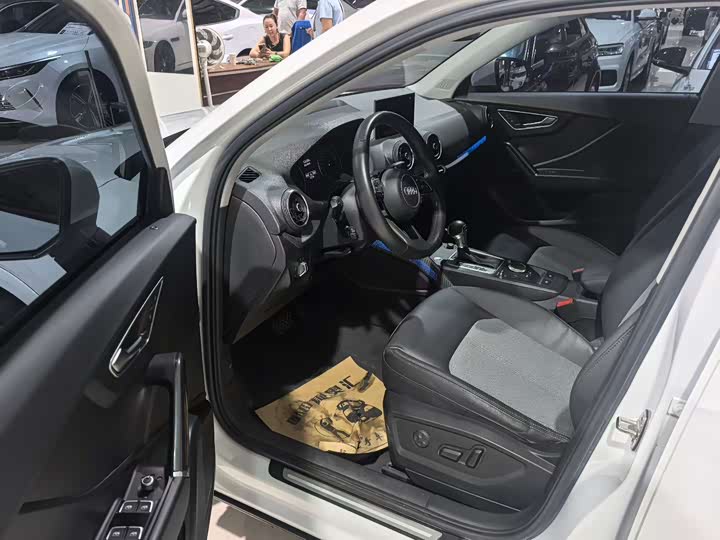 Фото 6 - Audi Q2L