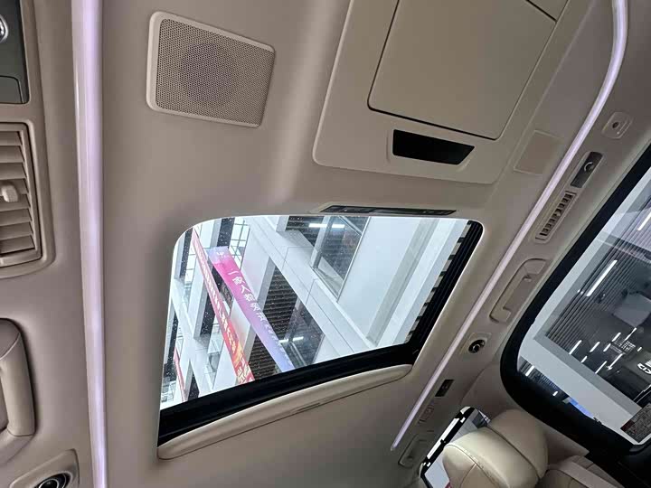 Фото 12 - Toyota Alphard