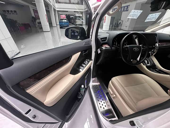 Фото 19 - Toyota Alphard