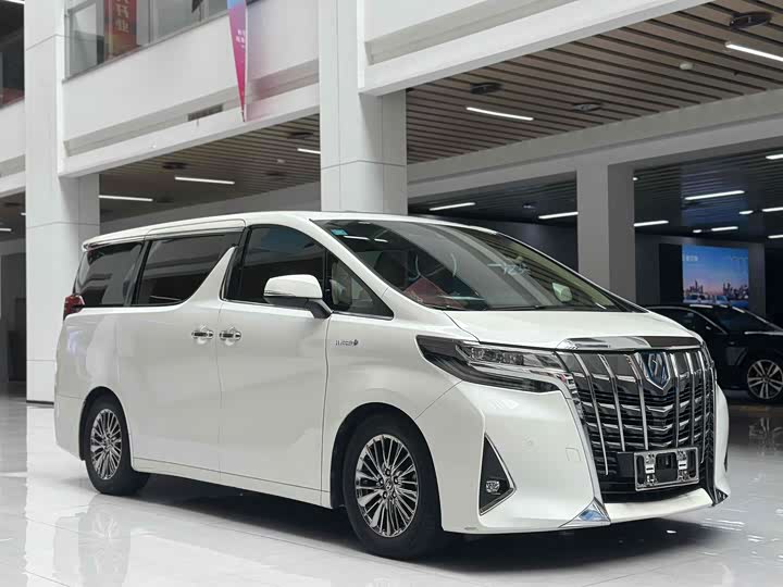 Фото 2 - Toyota Alphard