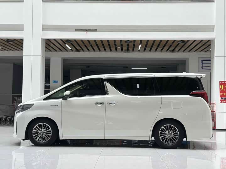 Фото 5 - Toyota Alphard