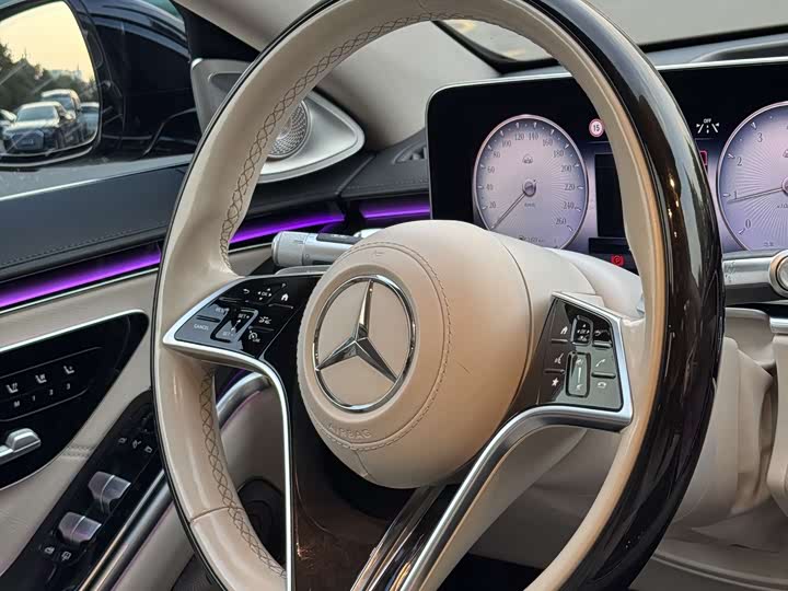 Фото 27 - Mercedes-Benz Maybach S-Class