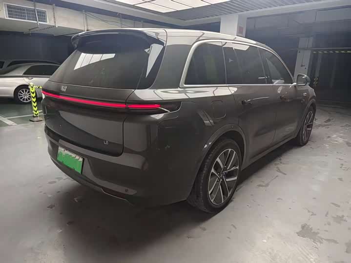 Фото 10 - LiXiang L8