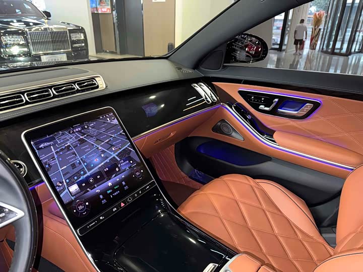 Фото 15 - Mercedes-Benz Maybach S-Class