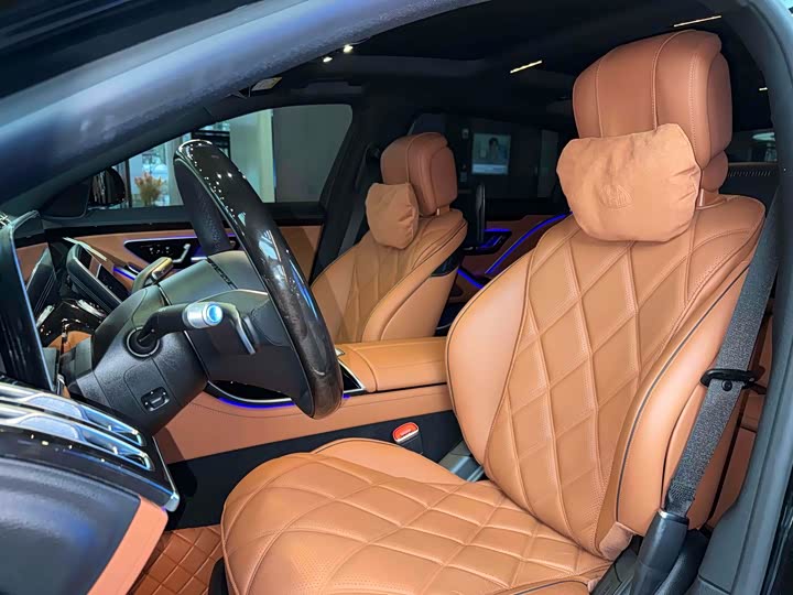 Фото 16 - Mercedes-Benz Maybach S-Class