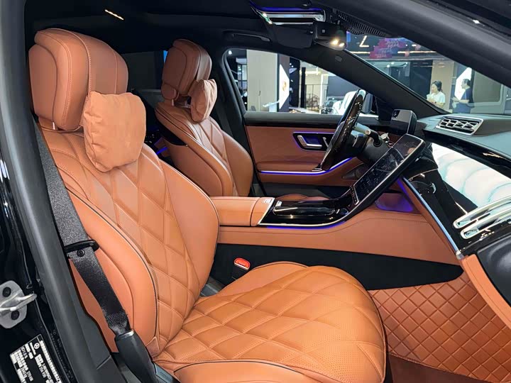 Фото 18 - Mercedes-Benz Maybach S-Class