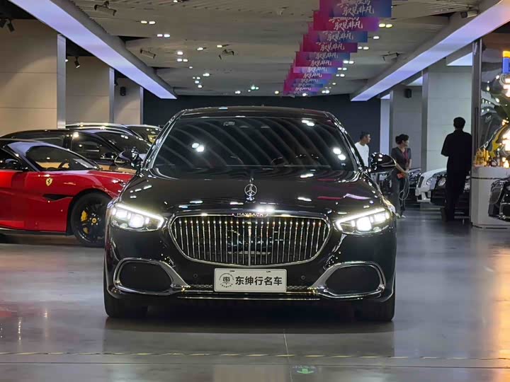 Фото 2 - Mercedes-Benz Maybach S-Class