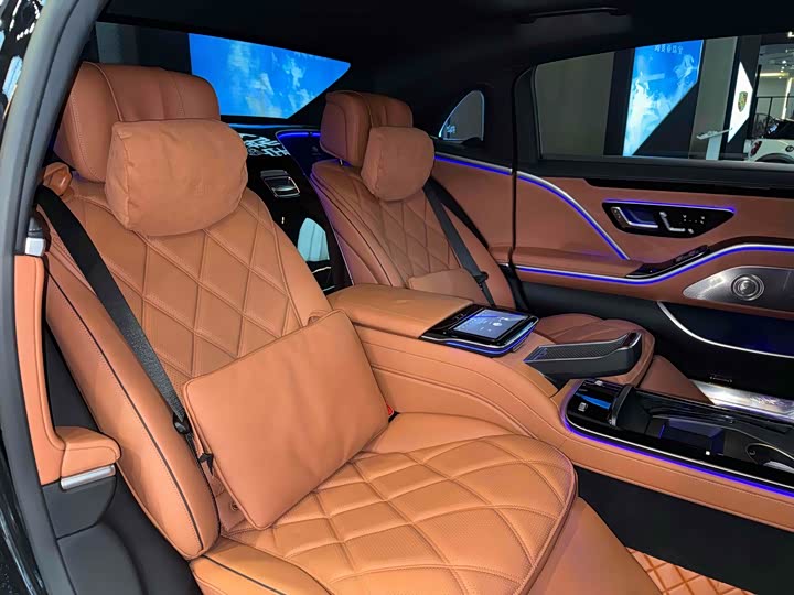 Фото 21 - Mercedes-Benz Maybach S-Class