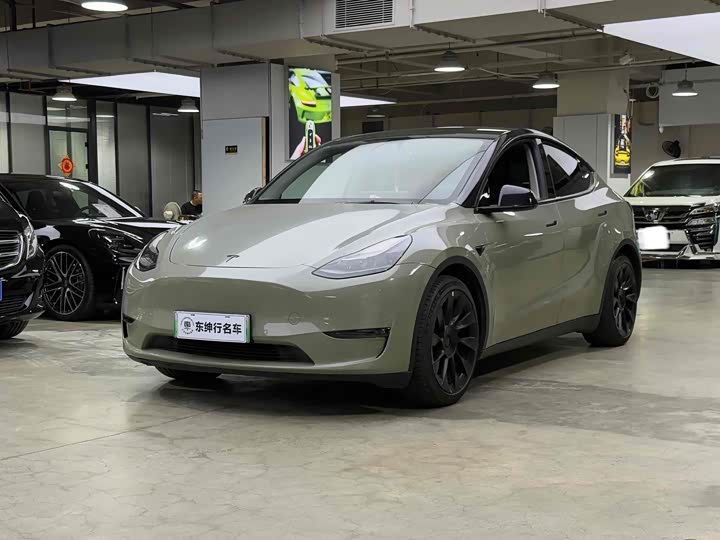 Фото 1 - Tesla Model Y