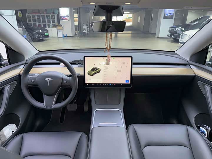 Фото 12 - Tesla Model Y