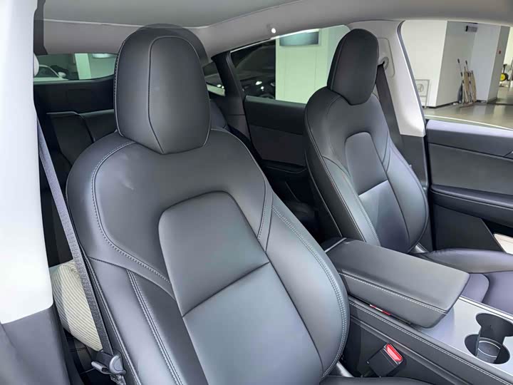 Фото 16 - Tesla Model Y