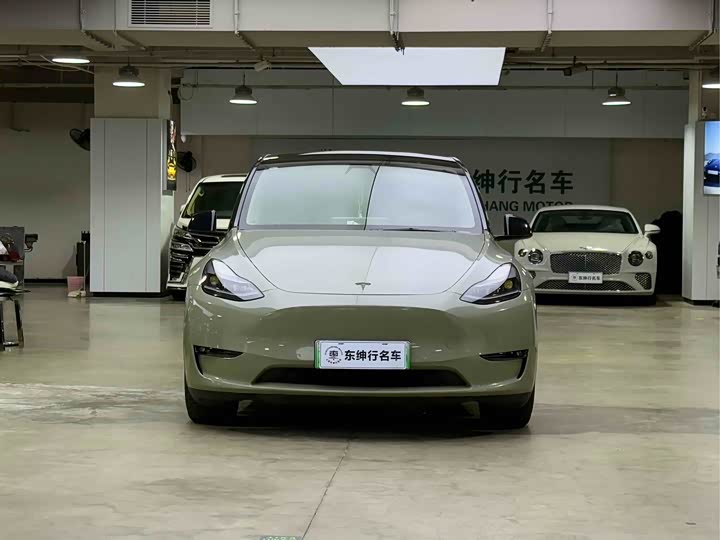 Фото 2 - Tesla Model Y