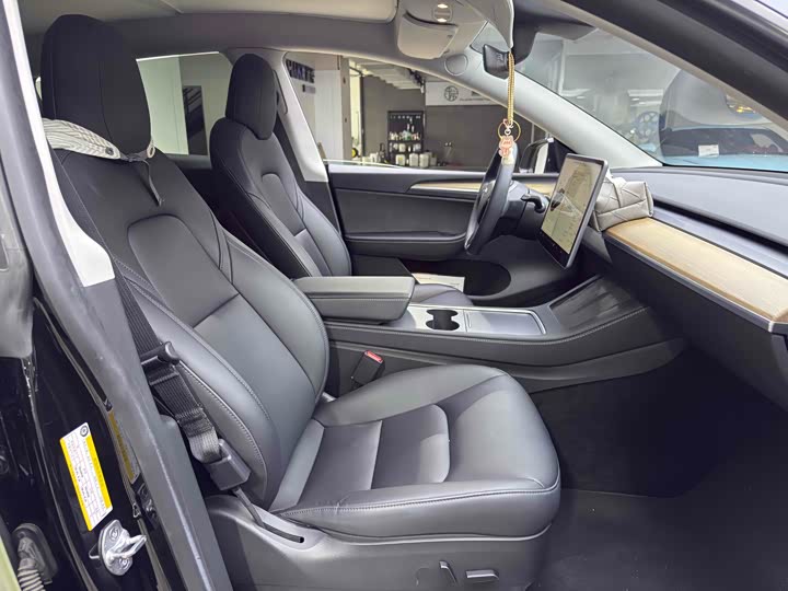 Фото 20 - Tesla Model Y