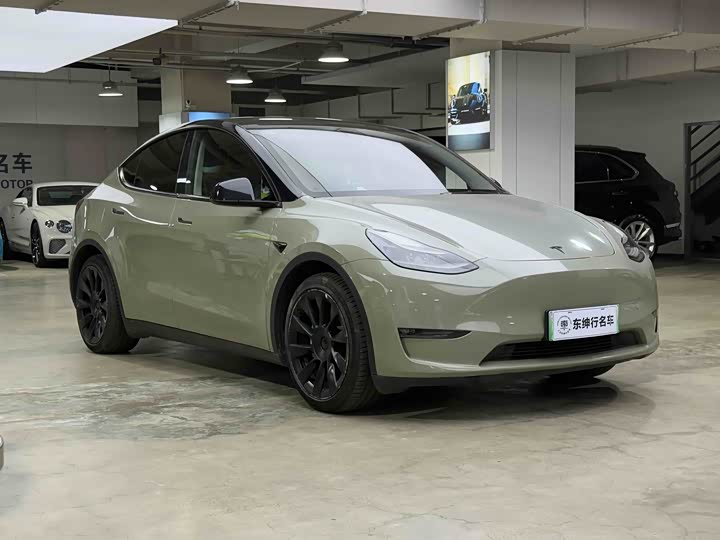 Фото 3 - Tesla Model Y