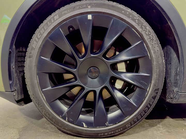 Фото 6 - Tesla Model Y