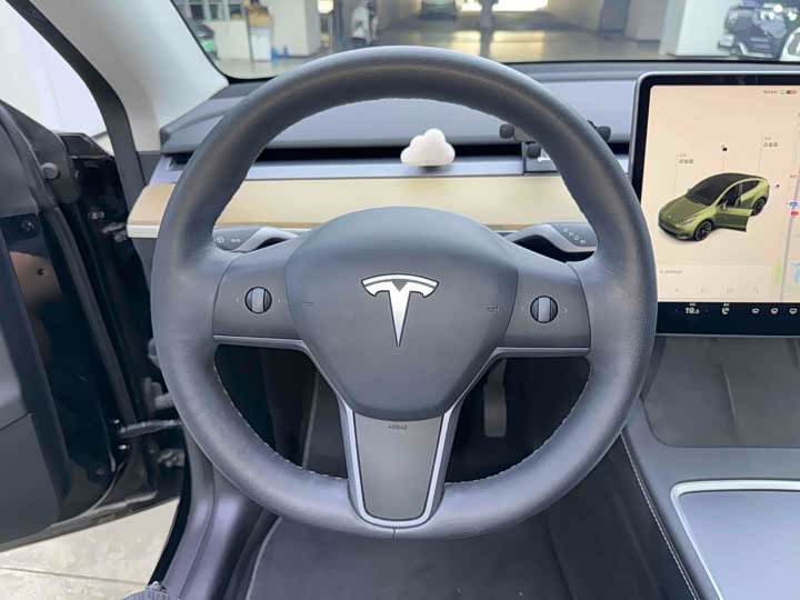 Фото 8 - Tesla Model Y
