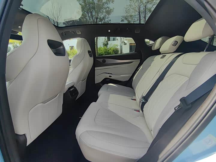 Фото 10 - Denza N7