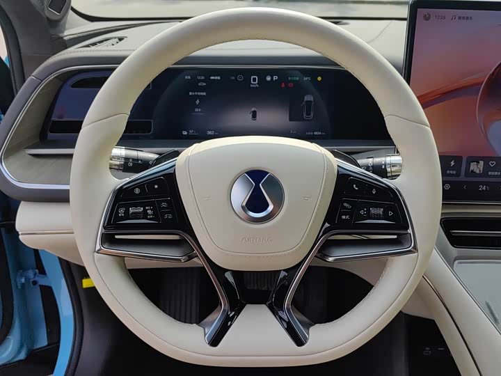 Фото 16 - Denza N7