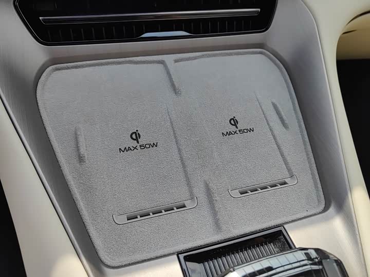 Фото 19 - Denza N7