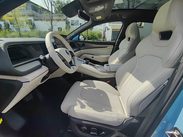 Фото 9 - Denza N7