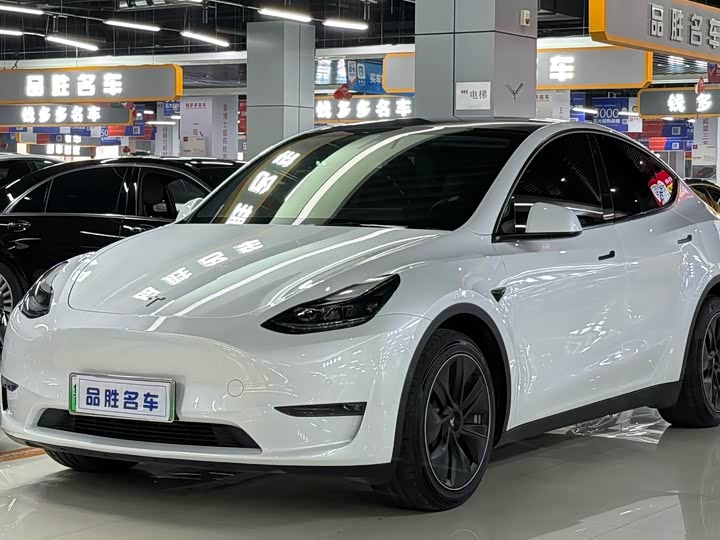 Фото 1 - Tesla Model Y