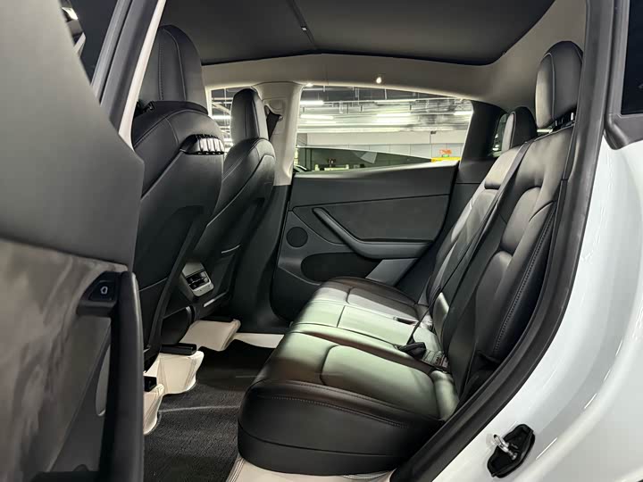 Фото 15 - Tesla Model Y