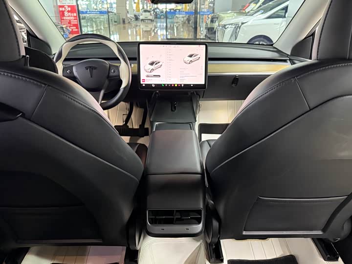 Фото 19 - Tesla Model Y