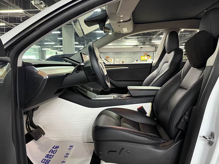 Фото 8 - Tesla Model Y