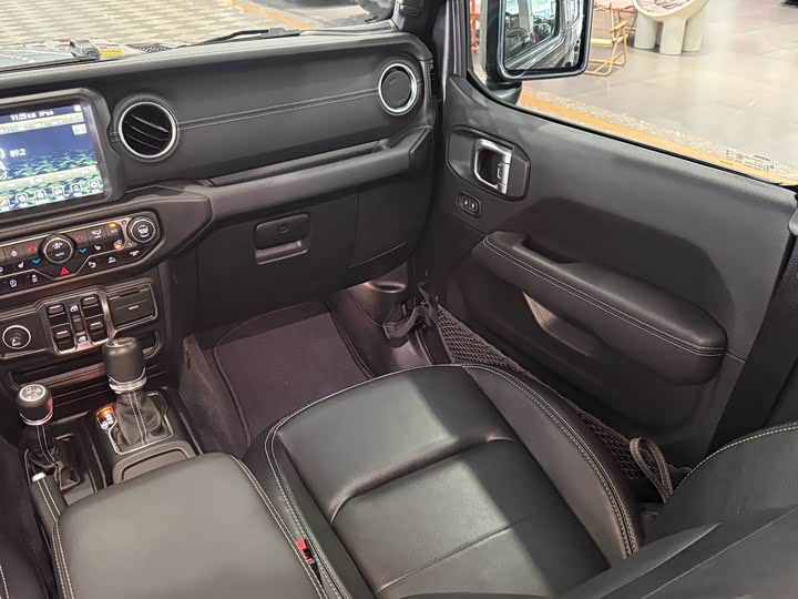 Фото 11 - Jeep Gladiator