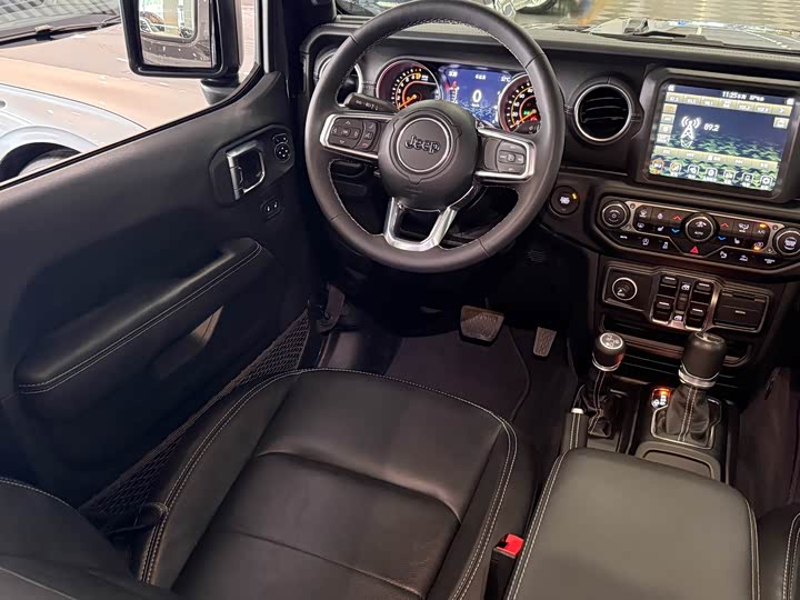 Фото 12 - Jeep Gladiator