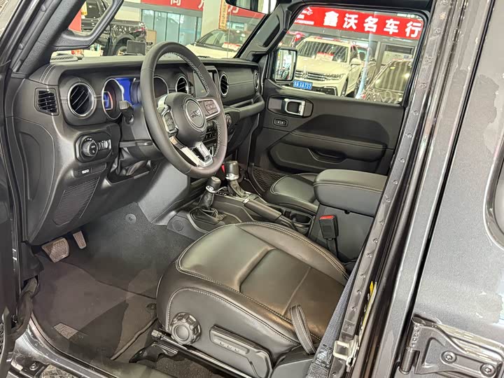 Фото 5 - Jeep Gladiator