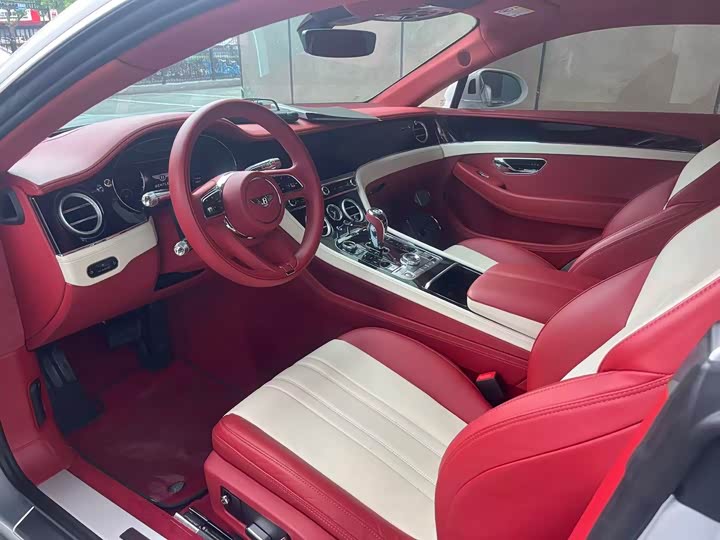 Фото 3 - Bentley Continental GT