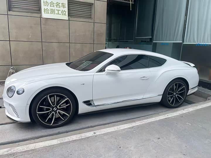 Фото 5 - Bentley Continental GT